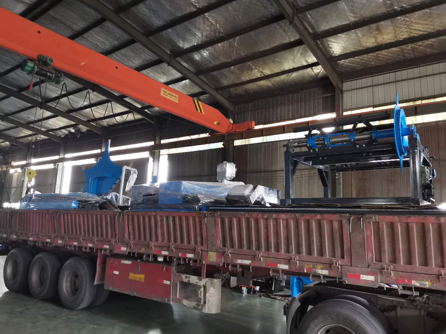 阜陽何總訂購螺旋風管機，風管生產二線全套設備